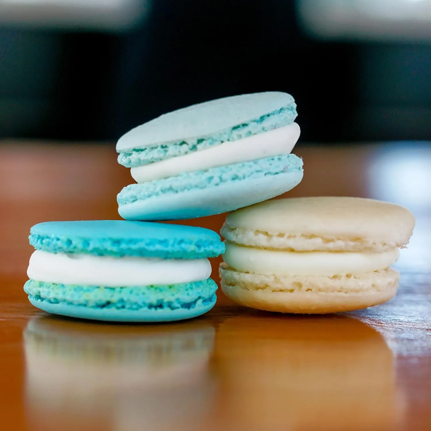 Blue macarons assortment - Baby shower macaroons - It's a boy - French cookies set - Gluten-free - Handmade by french chefs - Assorted blue theme macrons (48 macrons)